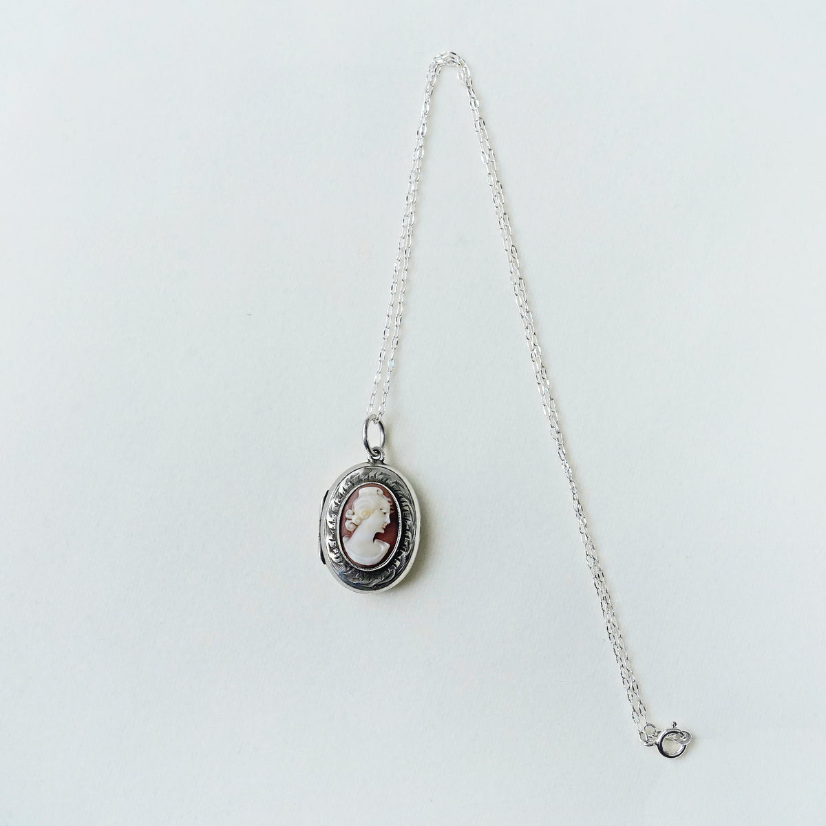 1950s Cameo & Engraved Locket Pendant / 1950年代カメオ・ロケットペンダント(銀製）