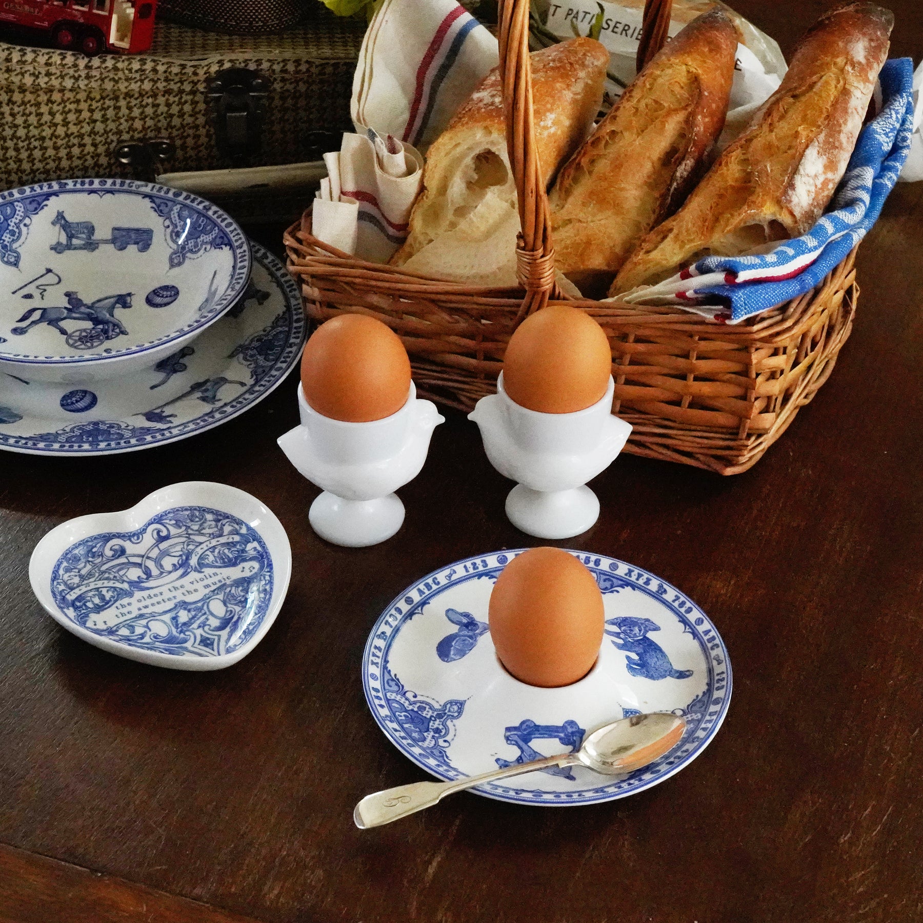 アンカーホッキング　ミルクガラス製　エッグスタンド　2個セット French Vintage Pair Egg Stand / フランス製ミルクガラス・エッグ
