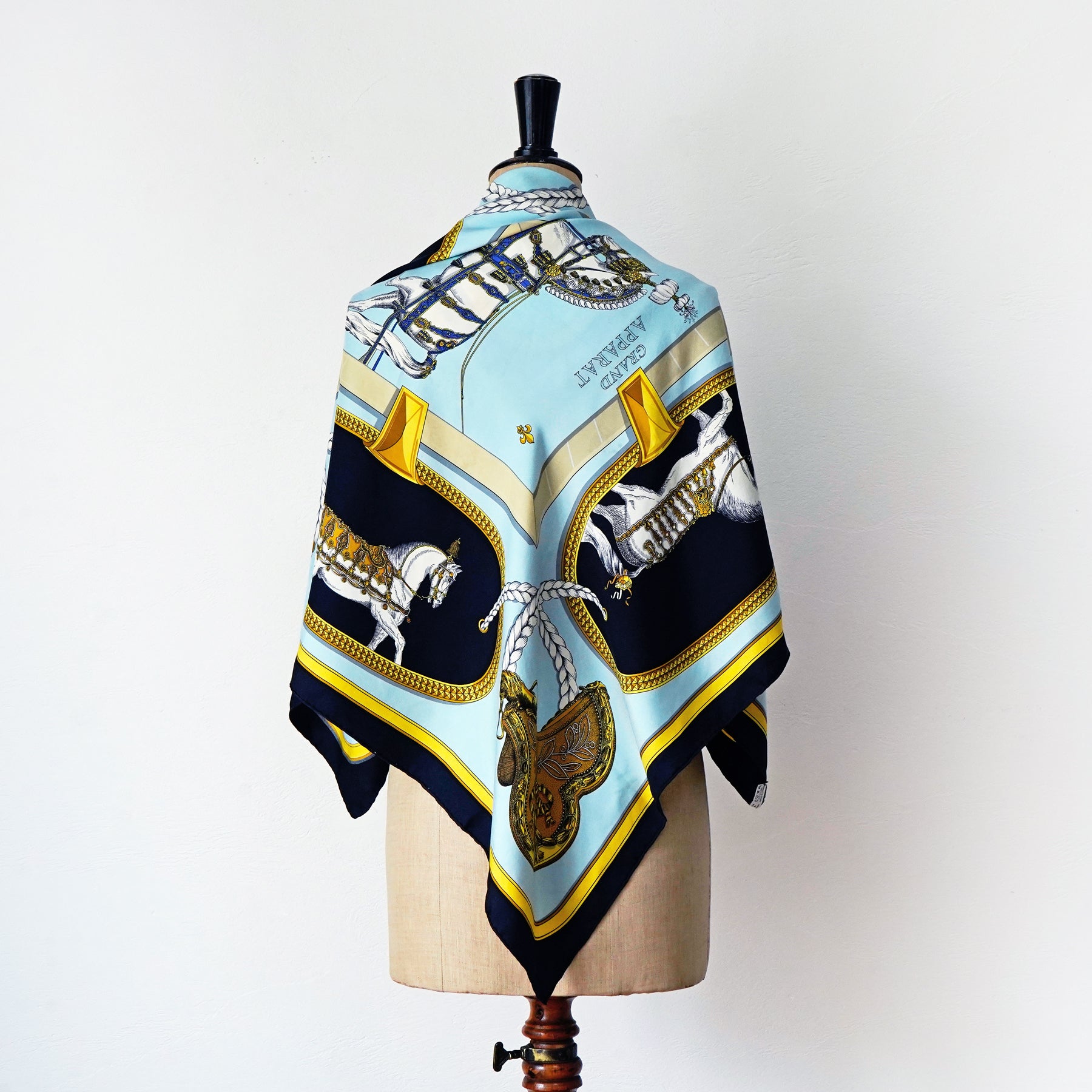Vintage HERMES Silk Scarf / エルメス・シルクスカーフ(Grand Apparat