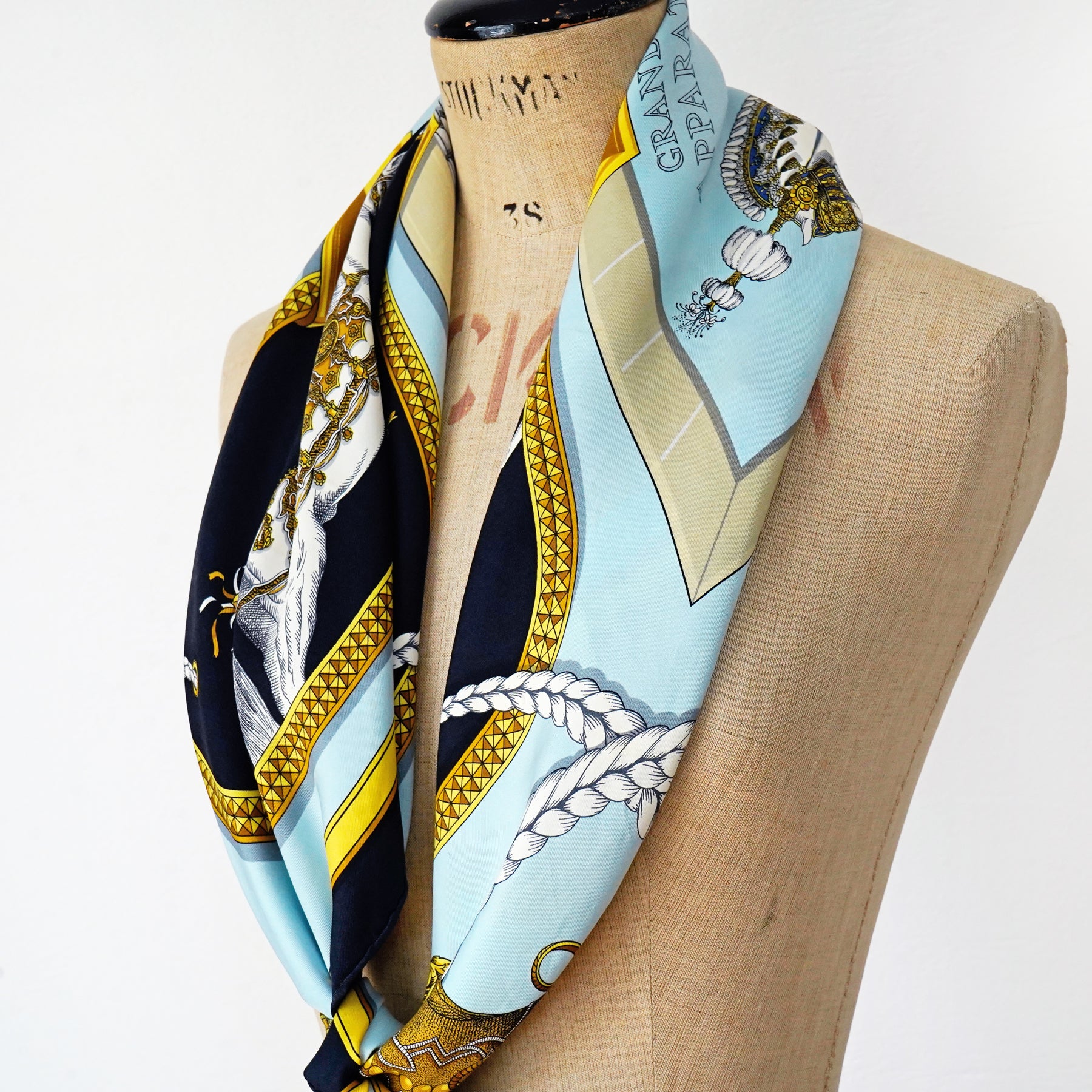 HERMES　エルメス　SILKスカーフ Vintage HERMES Silk Scarf / エルメス・シルクスカーフ(Grand