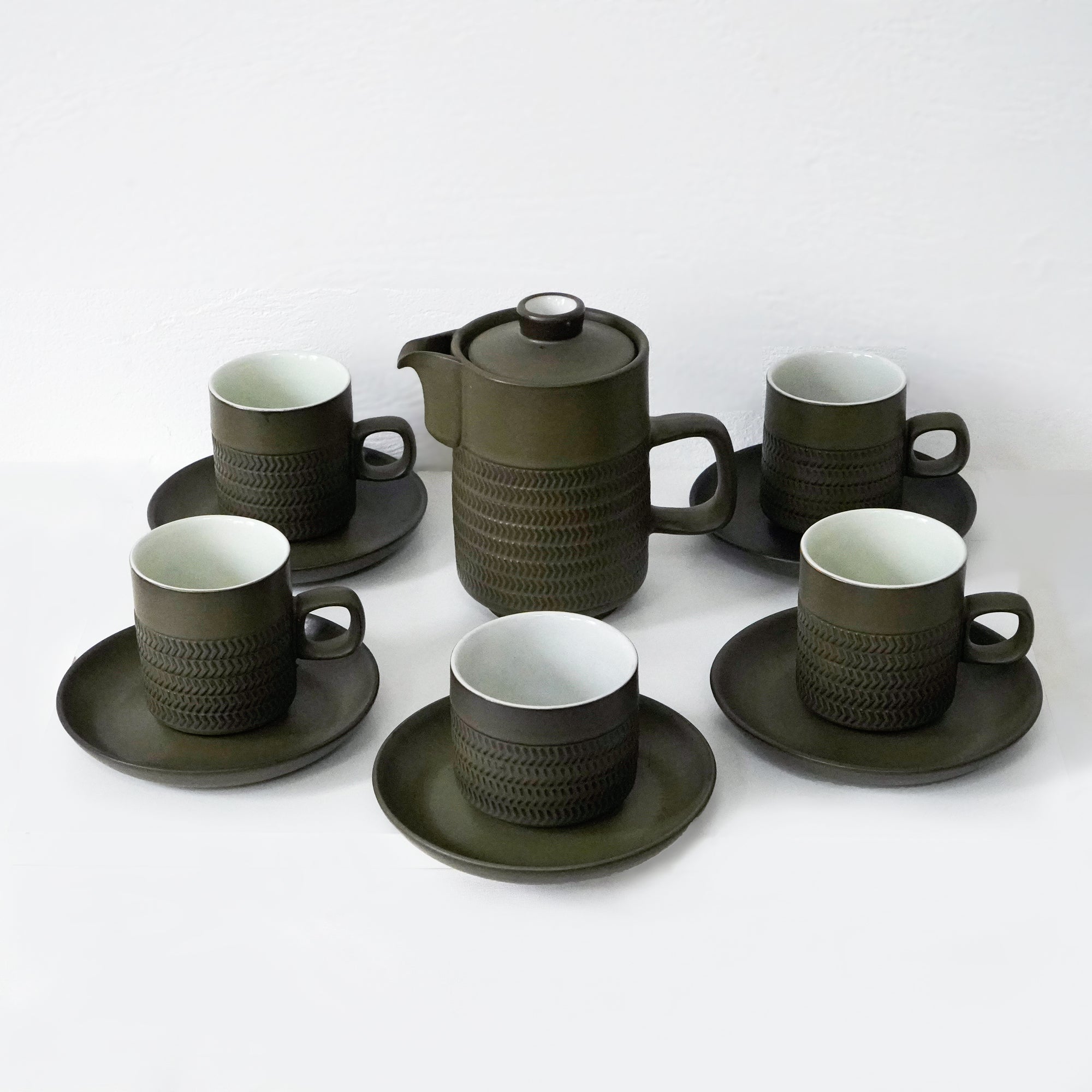 Royal Doulton Tea Set / イギリス ロイヤルドルトン ティーセット (Frost Pine) – thepostoffice.jp